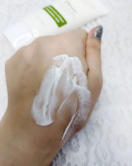 chinyan28 on LIPS 「ナインレスイセンシャルズUVシールドスージング日焼け止めSPF..」(4枚目)