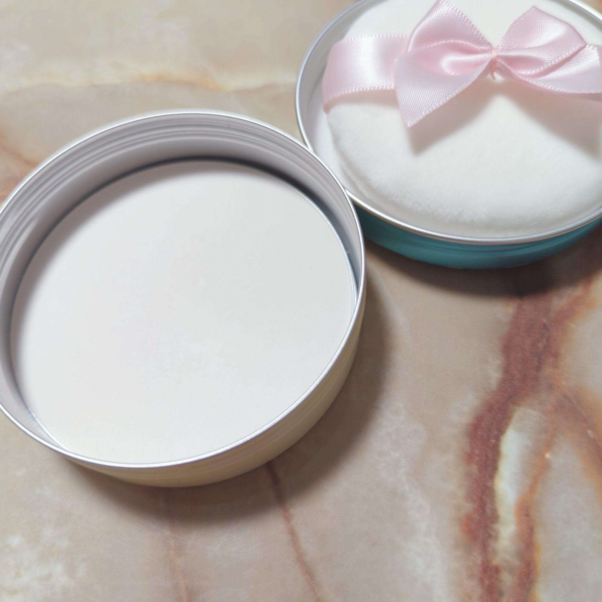 すっぴんパウダーB シトラスミントの香り/クラブ/プレストパウダーを使ったクチコミ（3枚目）