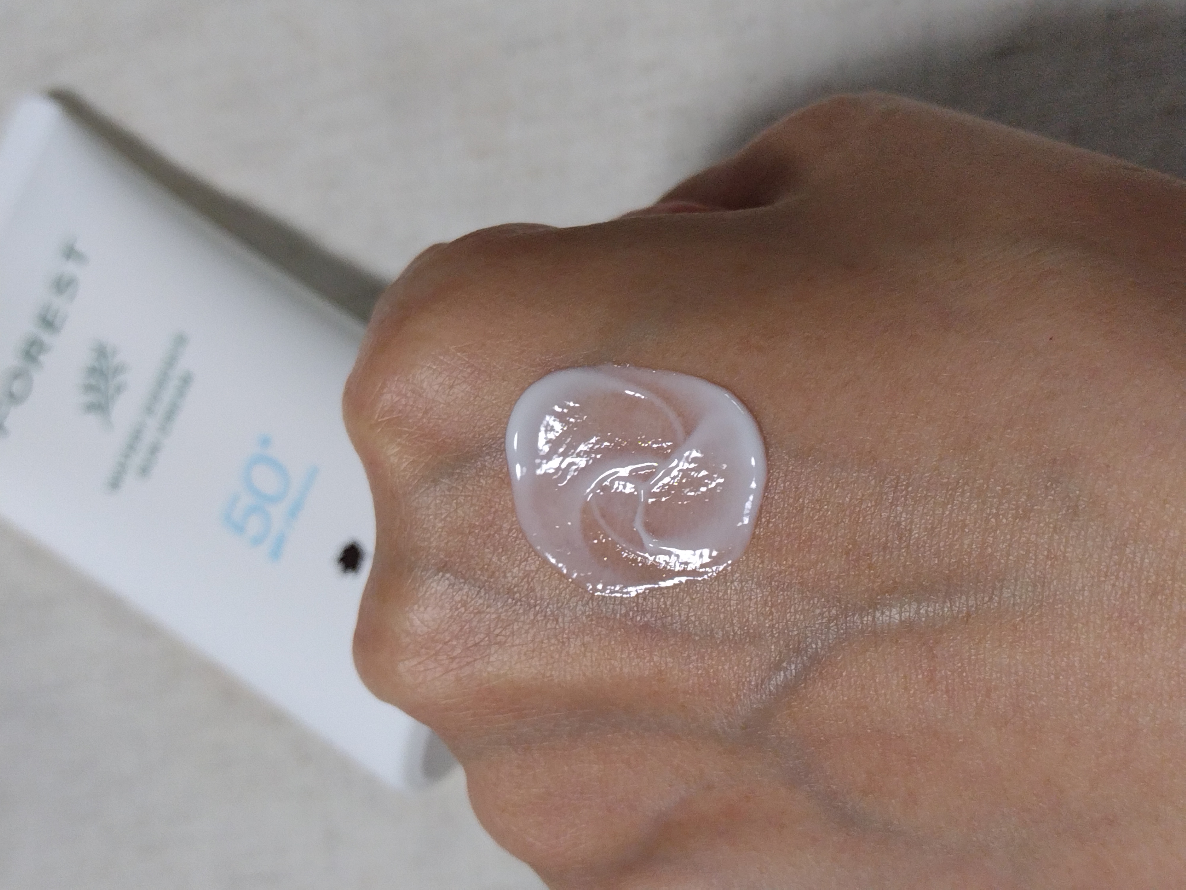 ウォータリーエッセンスUVクリーム/FoRest by Greenfinger/日焼け止めクリームを使ったクチコミ（3枚目）