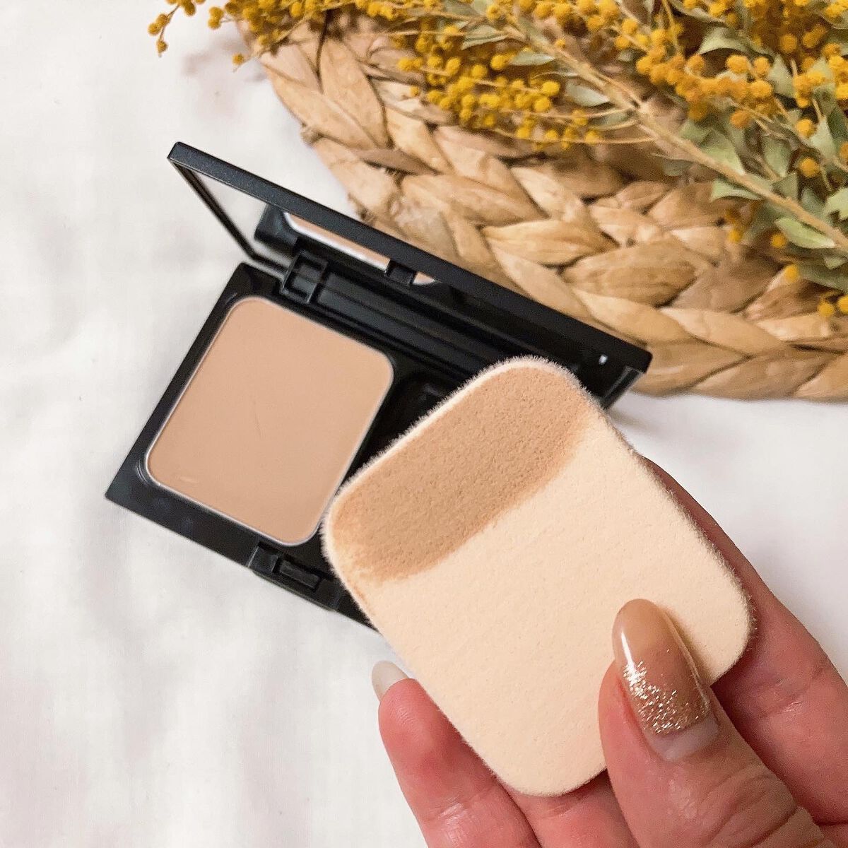 ミネラルエアリータッチファンデーション オークル/エトヴォス/パウダーファンデーションを使ったクチコミ（2枚目）