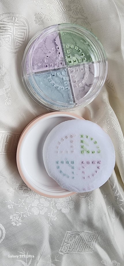 4カラーフェイスパウダー/Kirei&co./ルースパウダーを使ったクチコミ(1枚目)