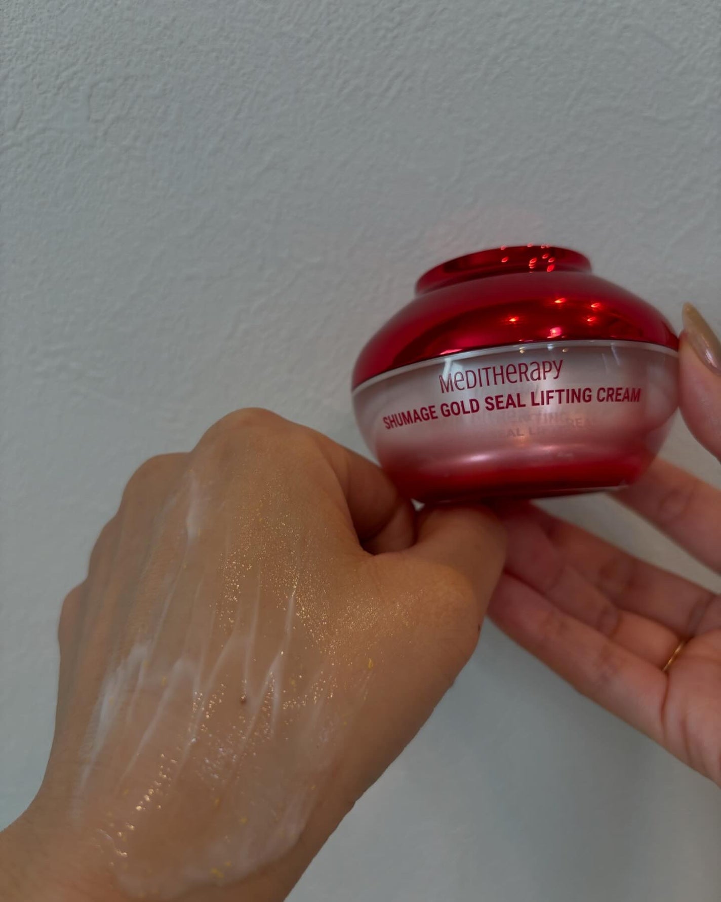 シューマジゴールド糸リフティングクリーム+EMS美顔器/MEDITHERAPY/フェイスクリームを使ったクチコミ(5枚目)