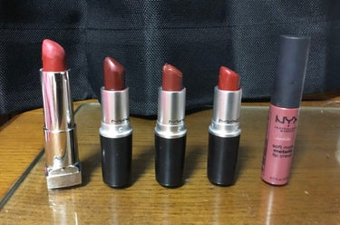 NYX Professional Makeup ソフト マット メタリック リップクリームのクチコミ「一時期みーんな赤リップ塗ってましたよね。どこ行っても赤リップの女の子で溢れかえってたときあった.....」（2枚目）