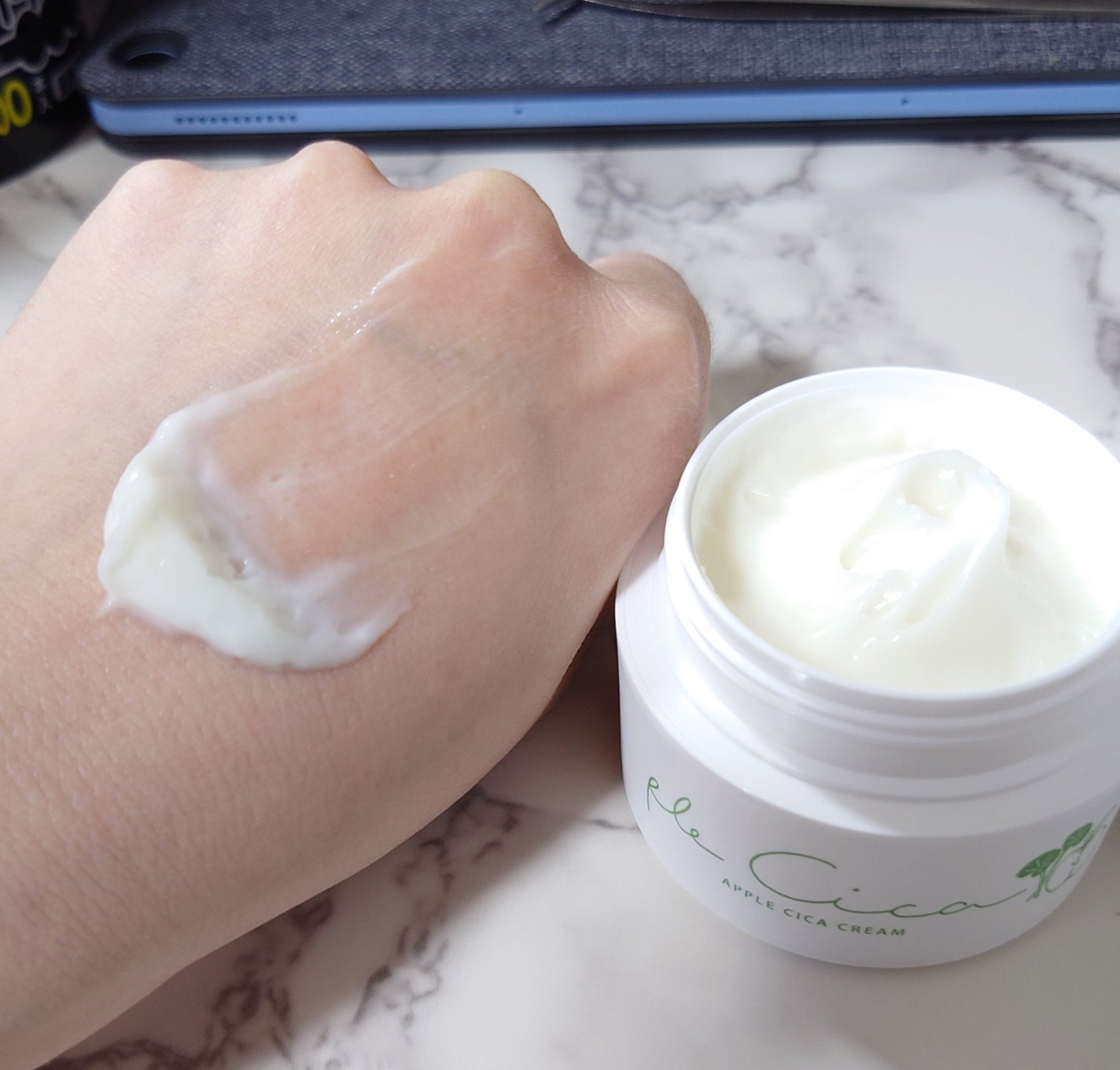 ple cica(プルシカ)/Apple cosme +natural /フェイスクリームを使ったクチコミ(3枚目)