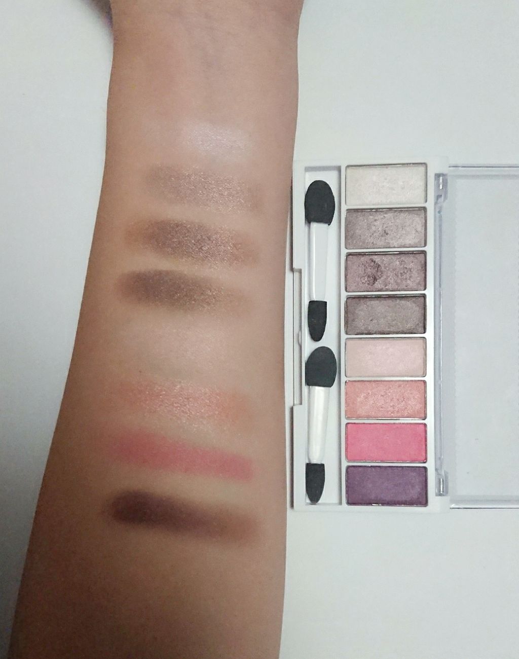 スイーツコレクション/マリブビューティー/アイシャドウパレットを使ったクチコミ（3枚目）