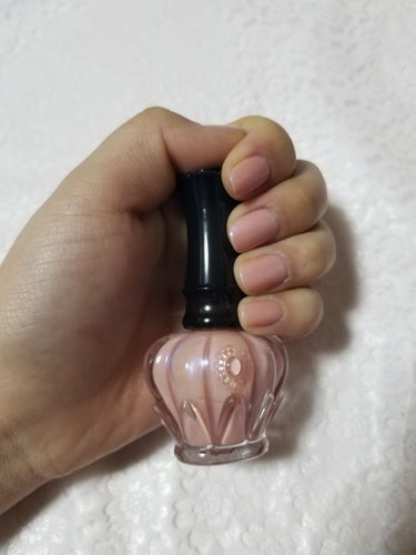 アナスイ　ネイルカラーA     S303　¥1200(税抜)

初めてアナスイのネイル💅です。
一番人気と言われるカラーを購入しました☺️

オフィスでも使えるカラーなのに、光の加減で青く光るのが
凄