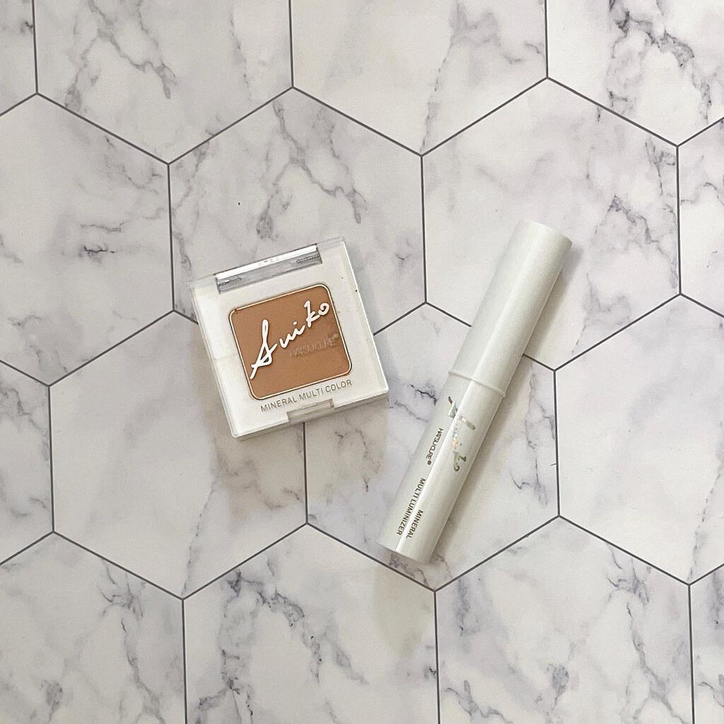 ミネラルマルチルミナイザー 01 グロッシーイエロー/SUIKO HATSUCURE/スティックハイライトを使ったクチコミ（2枚目）