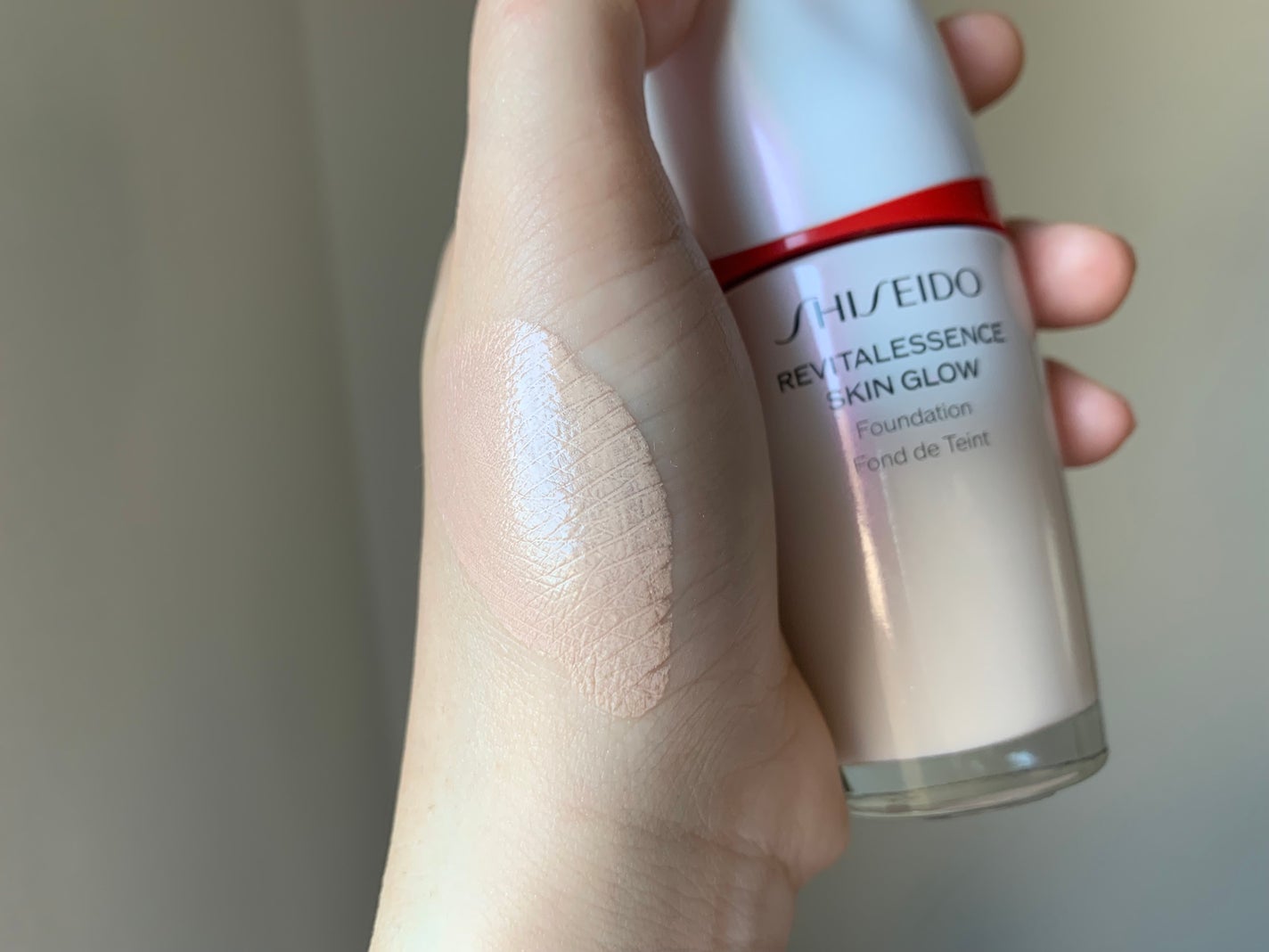 エッセンス スキングロウ ファンデーション/SHISEIDO/リキッドファンデーションを使ったクチコミ(1枚目)