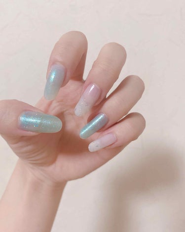 今週のネイル💅🏼
テーマはメロンクリームソーダ🍈🍹
見えにくいけど人差し指のちゅるん感が可愛い🥺💚

親指と薬指→マジョマジョのGR102二度塗り
中指と小指→Ducatoコンデンスミルクの上にちふれの