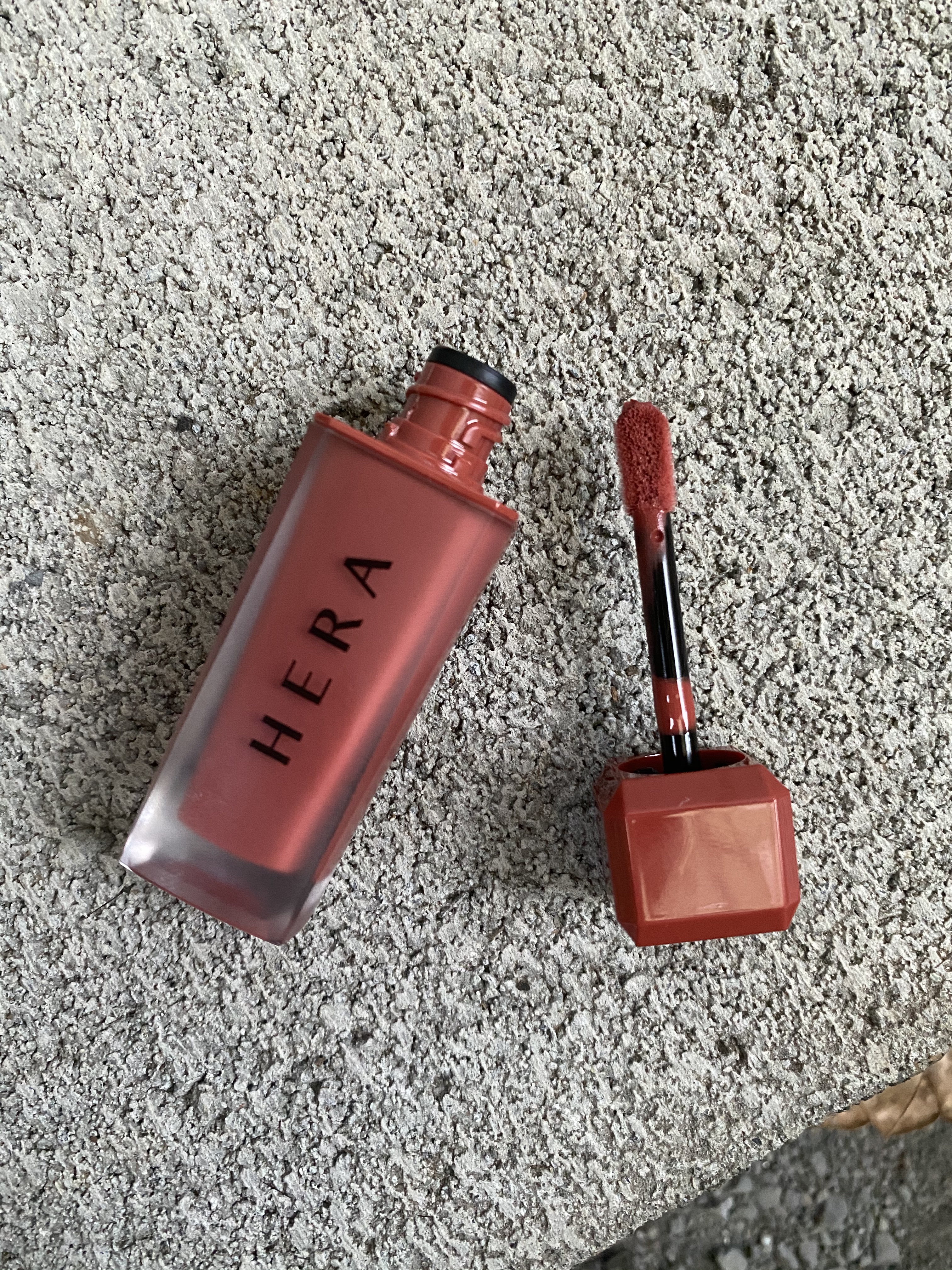 センシュアルパウダーマットリキッド/HERA/口紅を使ったクチコミ（1枚目）
