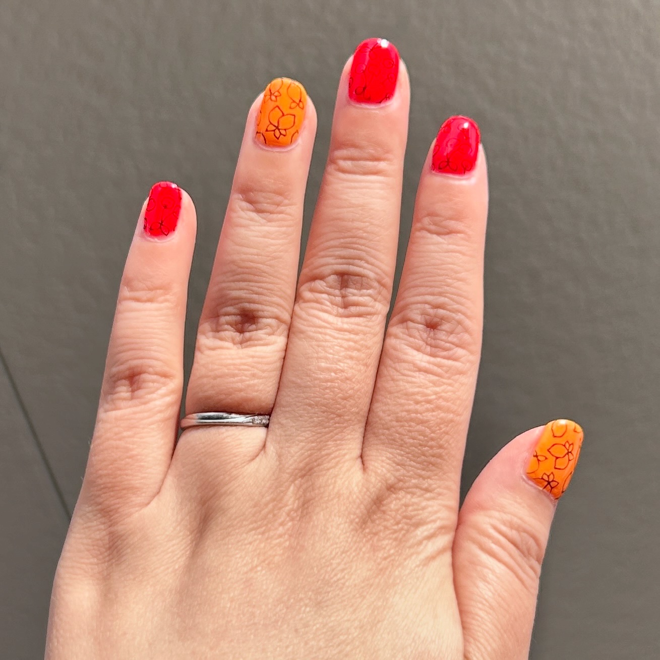 AT濃密グラマラスネイルエナメル/Art Collection/マニキュアを使ったクチコミ（2枚目）