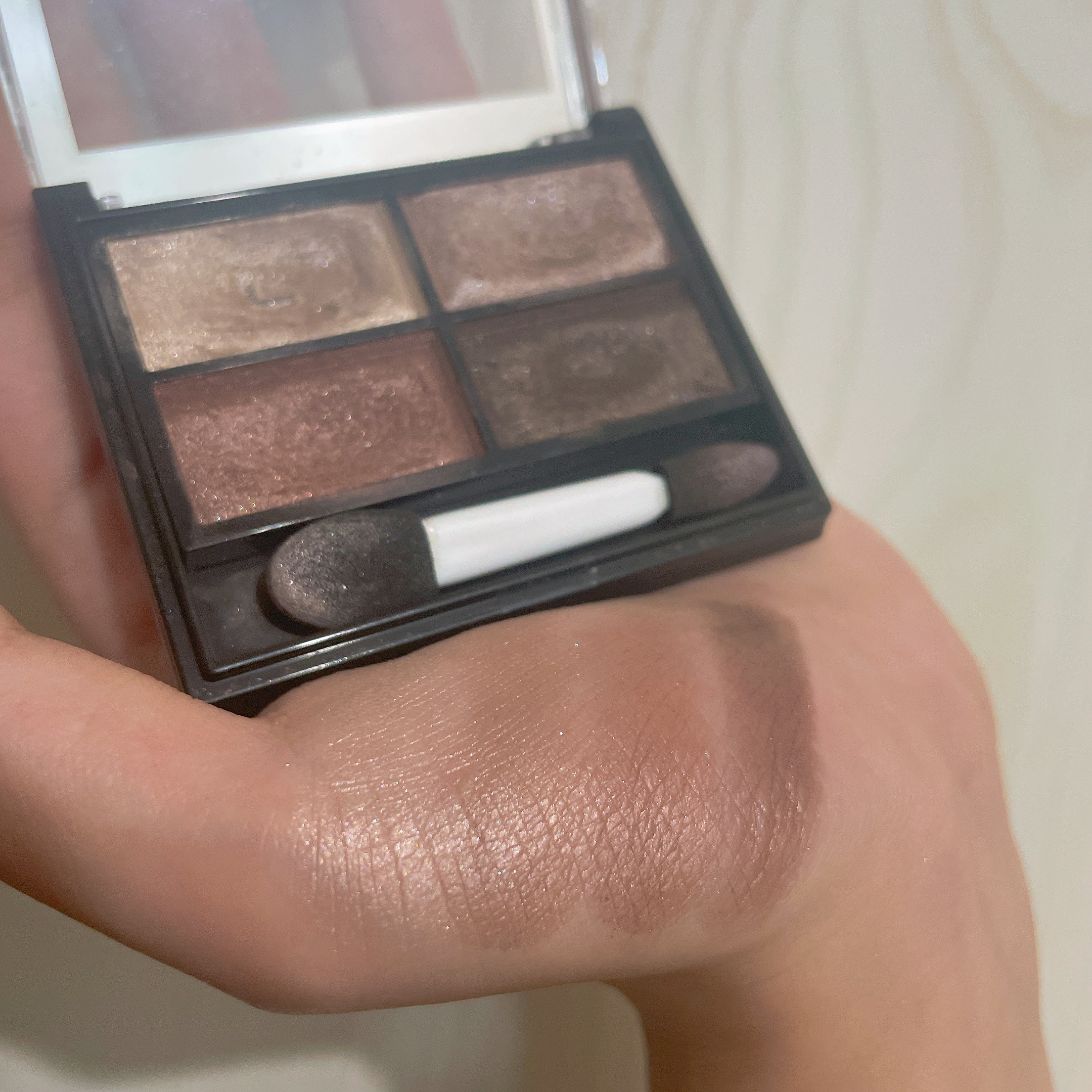 ロイヤルヴィンテージ アイズ 010/リンメル ロンドン/アイシャドウパレットを使ったクチコミ（2枚目）