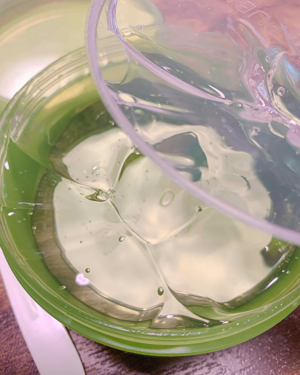 マイルド＆モイスチャーアロエジェル/ネイチャーリパブリック/ボディローションを使ったクチコミ（3枚目）