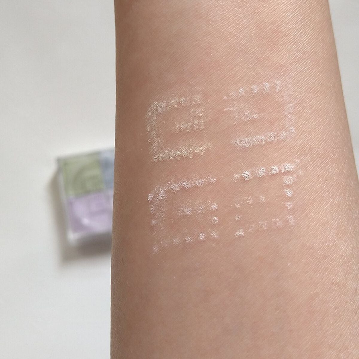 プリズム・リーブル/GIVENCHY/ルースパウダーを使ったクチコミ(6枚目)