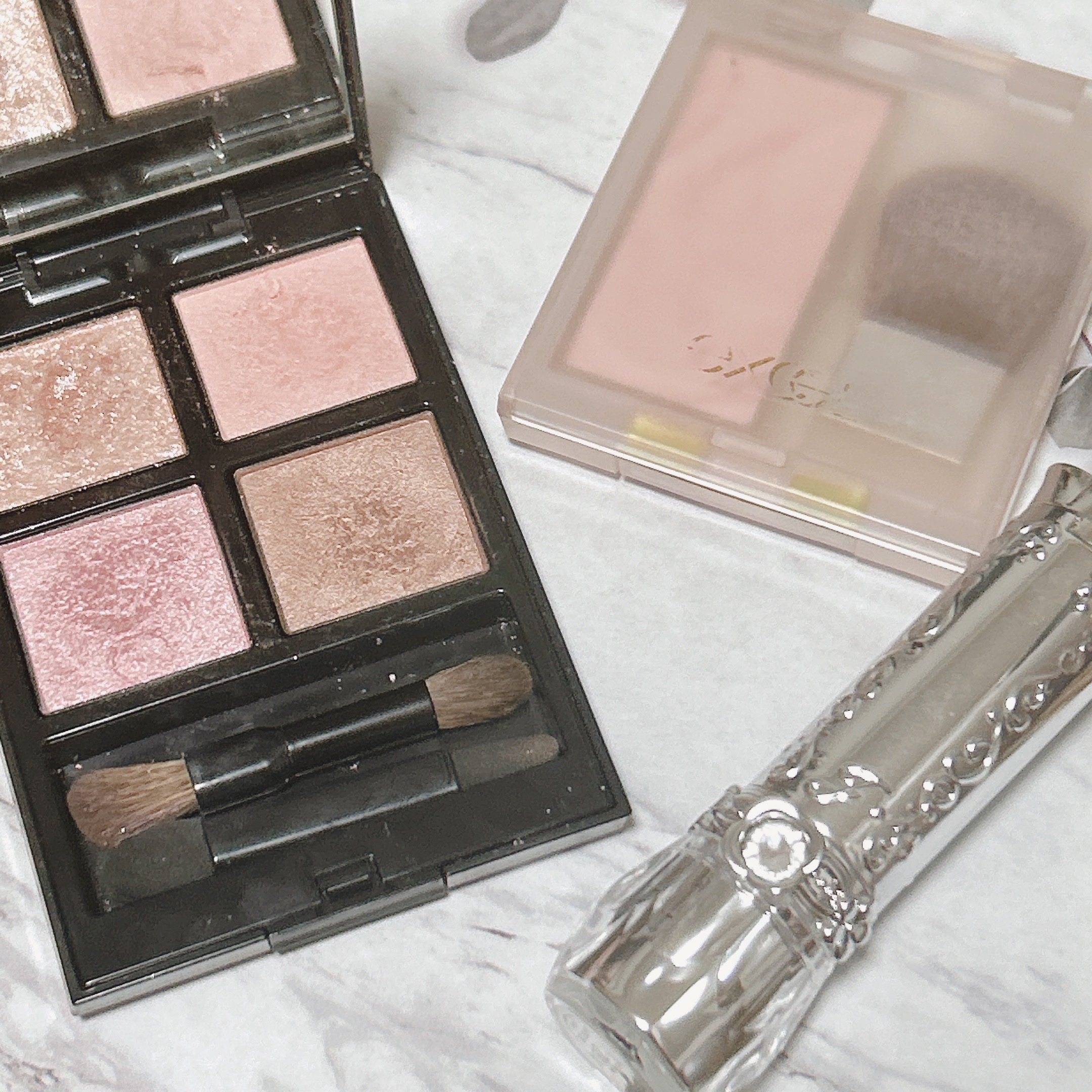 #今日のメイク

ピンクで暖かな感じのメイクに。

アイメイク
ADDICTION アディクション　ザ アイシャドウ パレット 005 Vintage Tutu

チーク
excel シームレストーン ブラッシュ SB02 シスター

リッ