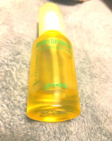 使い切りコスメ

goodal green tangerine vitaC dark spot serum

話題になってたので、通販で買いました🌟

テクスチャはジェル状なのですが、
肌につけるともっ