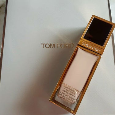 シェイド アンド イルミネイト ソフト ラディアンス ファンデーション SPF 50 0.4 ローズ/TOM FORD BEAUTY/リキッドファンデーションを使ったクチコミ（1枚目）