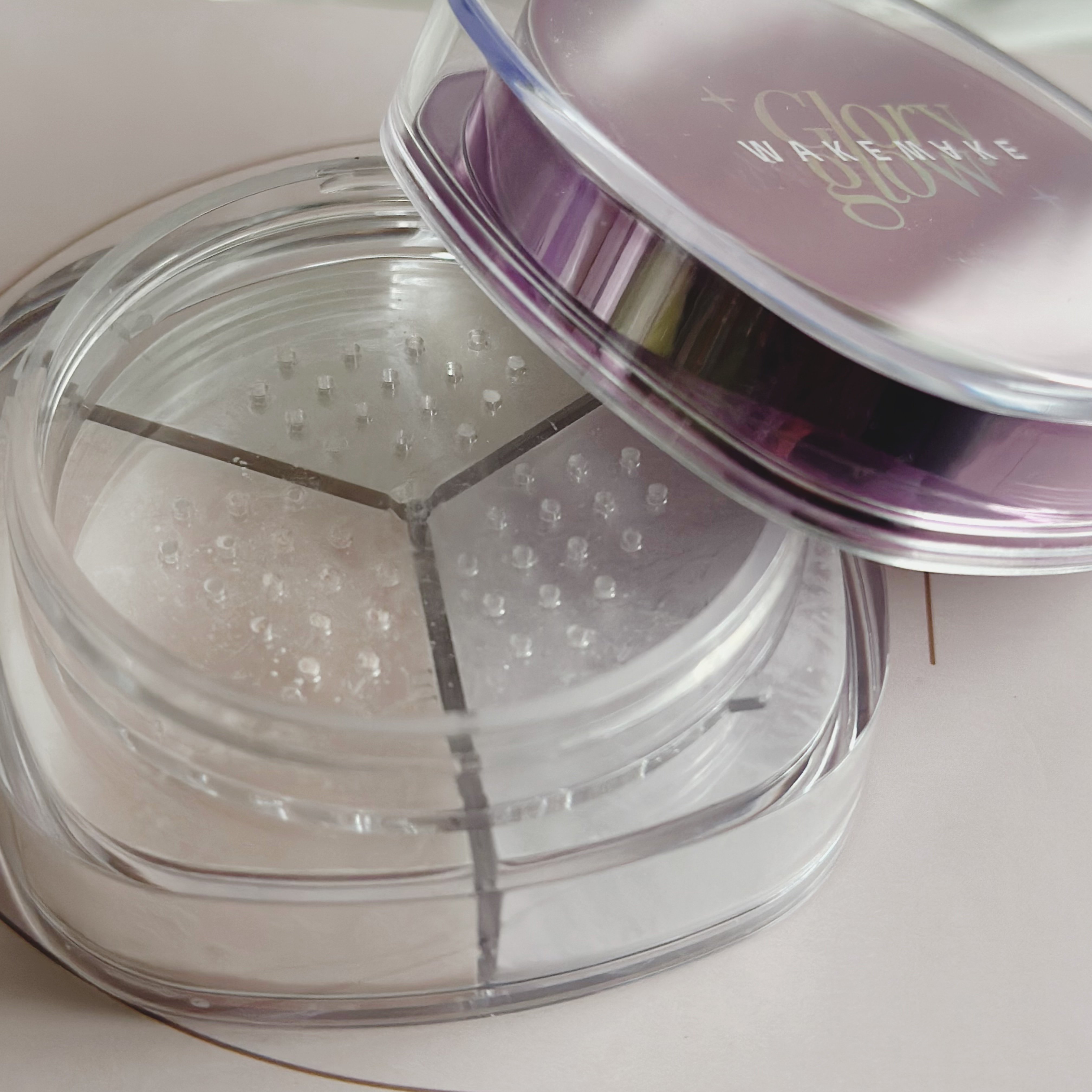 ステイフィクサーマルチカラーパウダー/wakemake/ルースパウダーを使ったクチコミ（3枚目）