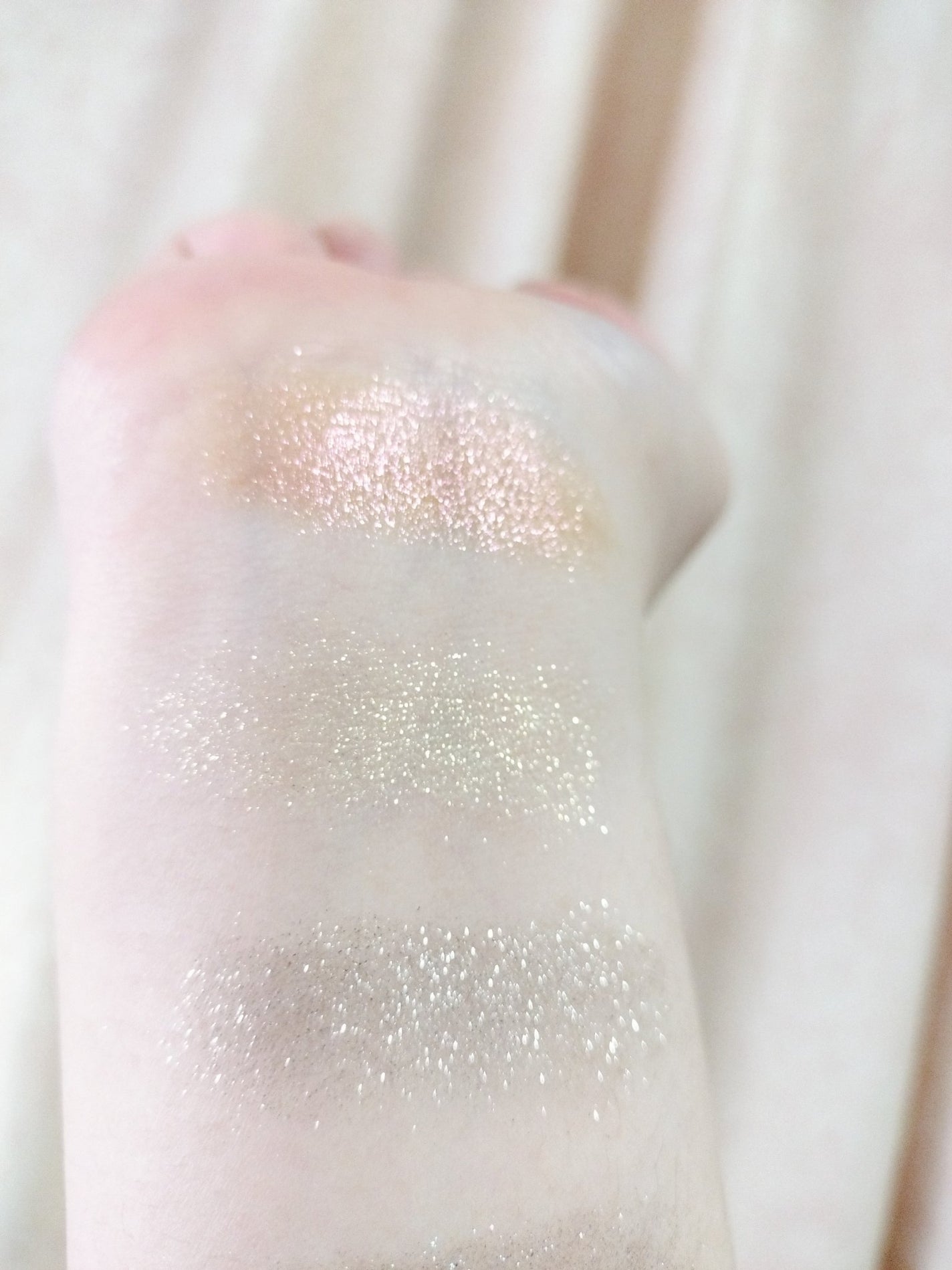 ASTRAL LIGHT EYESHADOW/Ameli/単色アイシャドウを使ったクチコミ(4枚目)