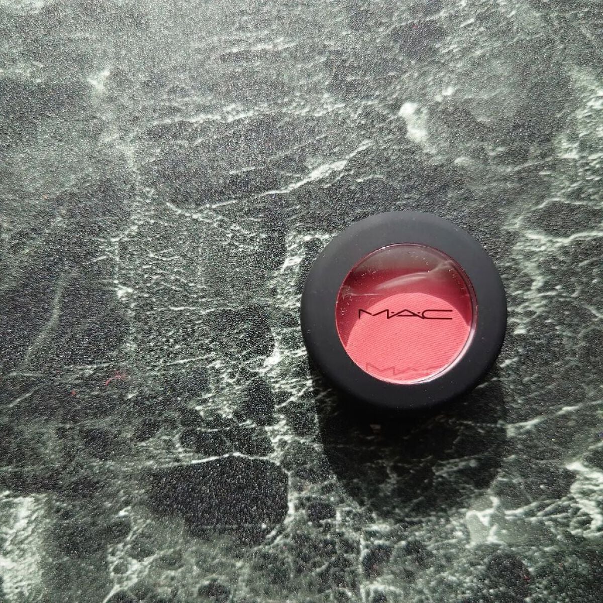 パウダー キス アイシャドウ/M・A・C/単色アイシャドウを使ったクチコミ(2枚目)