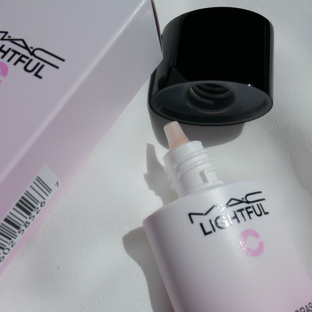 ライトフル Ｃ＋ティンティッド プライマーSPF45(PA++++)/M・A・C/化粧下地を使ったクチコミ（2枚目）
