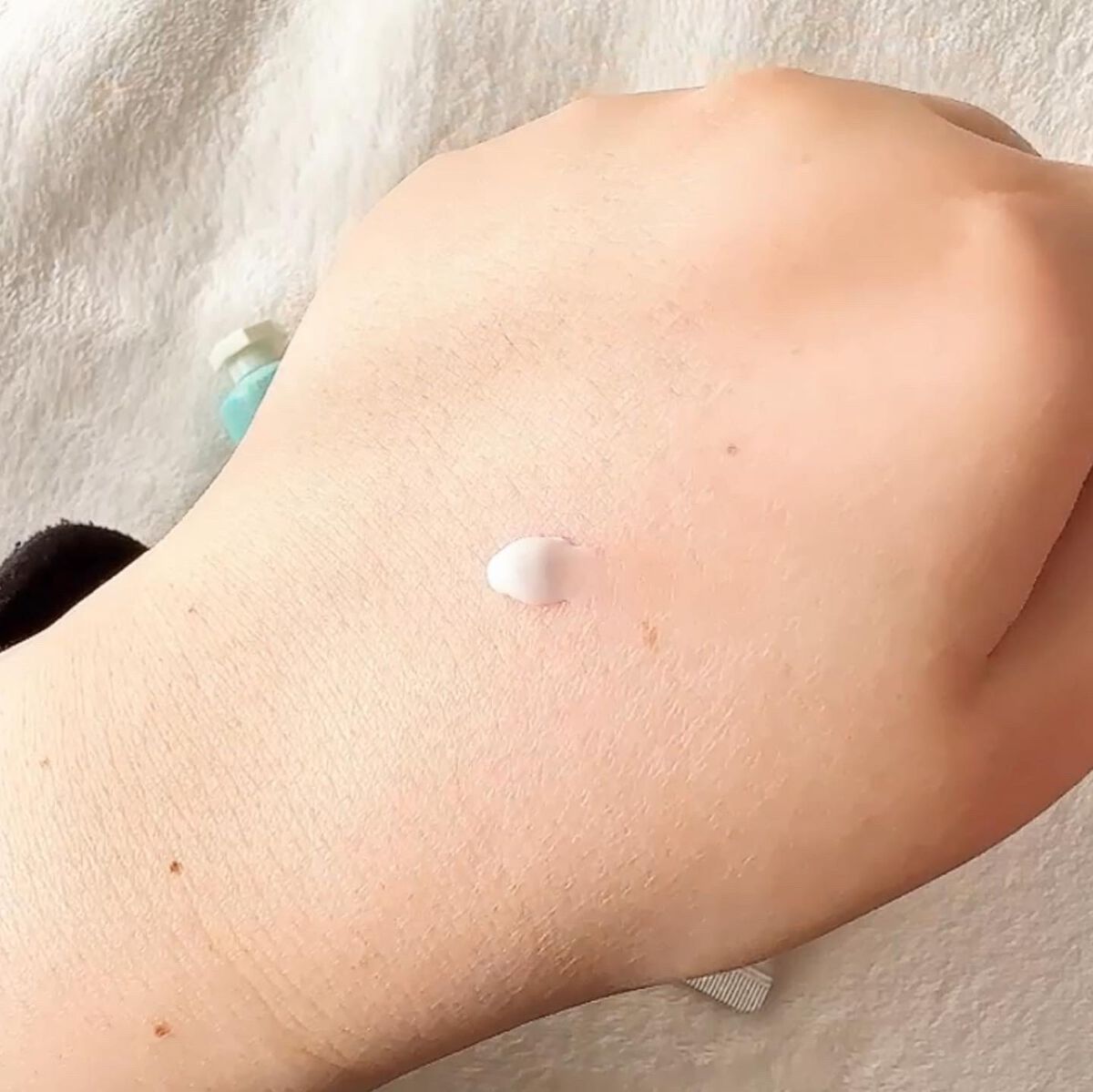 ハンドアンドネイチャーハンドクリーム ACACIA/ネイチャーリパブリック/ハンドクリームを使ったクチコミ(4枚目)