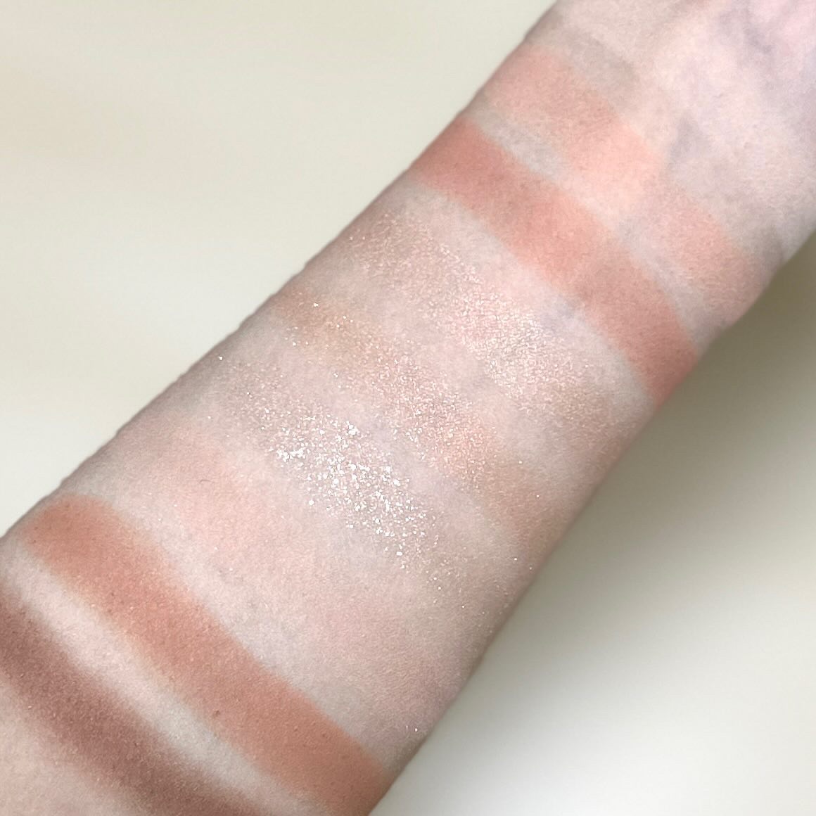 fwee フィーアイパレットガラスのクチコミ「fwee 01スプリング
フィー ミニアイパレットガラス
𓐄 𓐄 𓐄 𓐄 𓐄 𓐄 𓐄 𓐄 𓐄 .....」（3枚目）