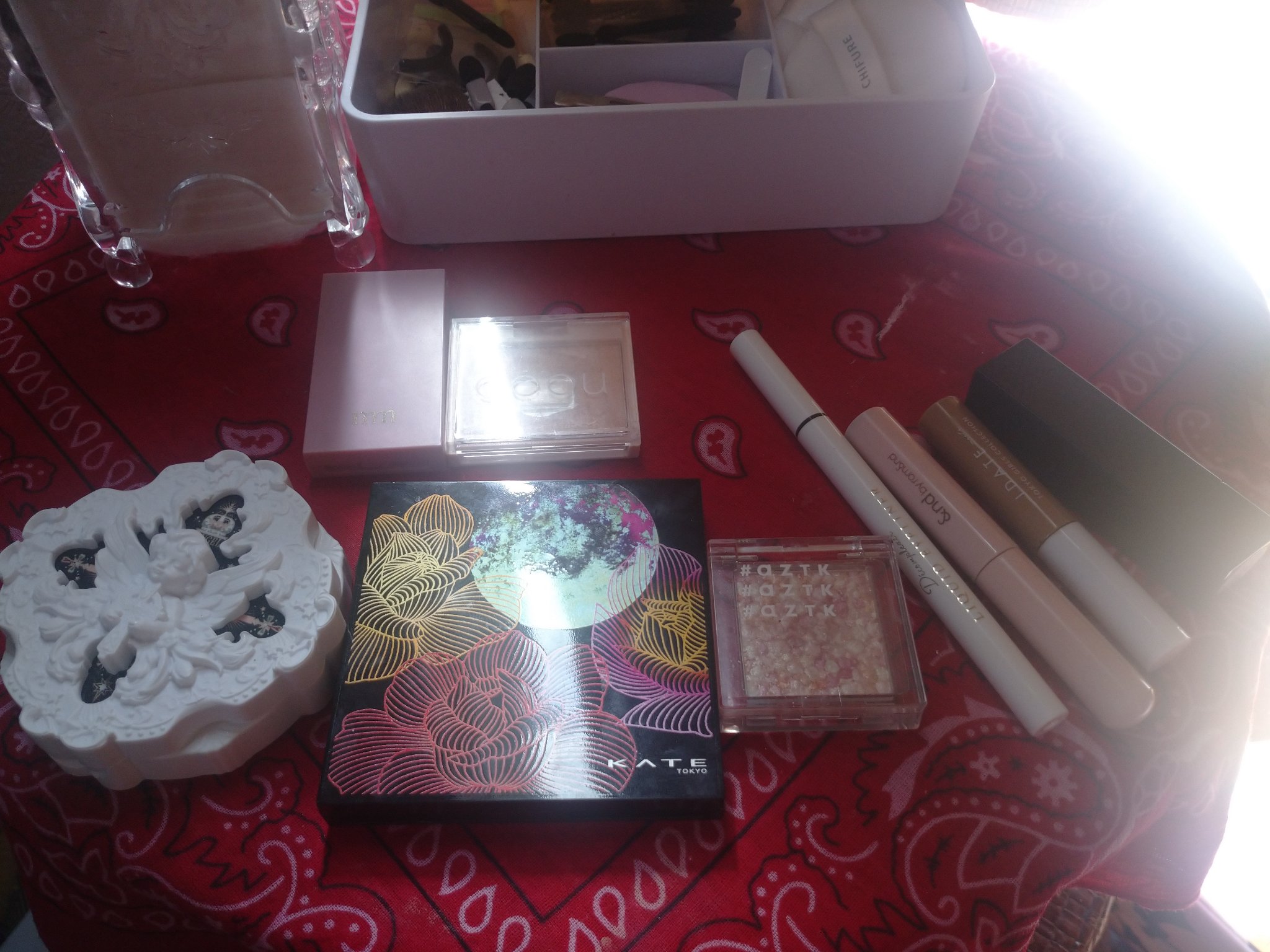 シングルアイシャドウ/aZTK/単色アイシャドウを使ったクチコミ（2枚目）