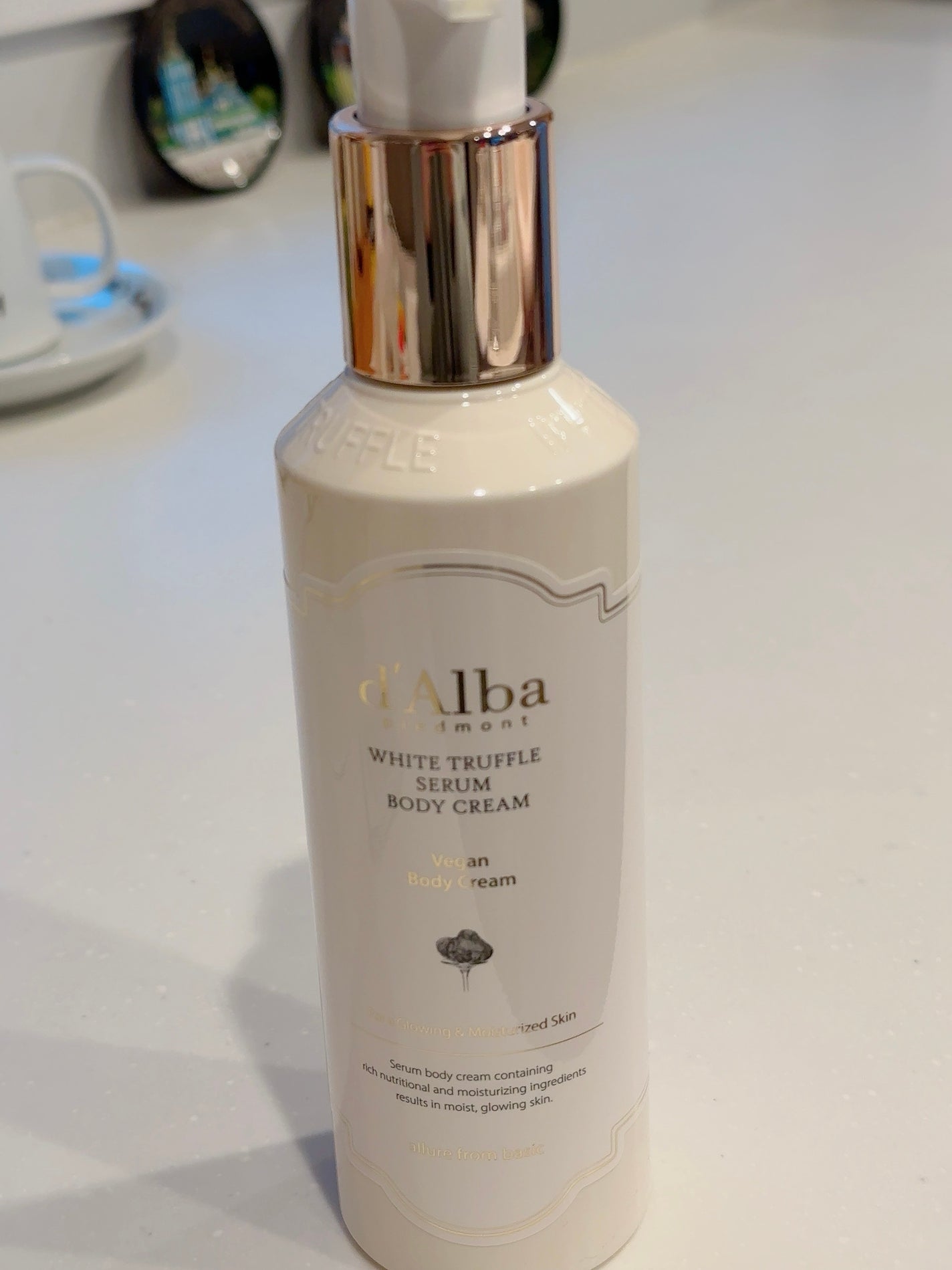 ホワイトトリュフセラムボディクリーム/ダルバ/ボディクリームを使ったクチコミ(1枚目)