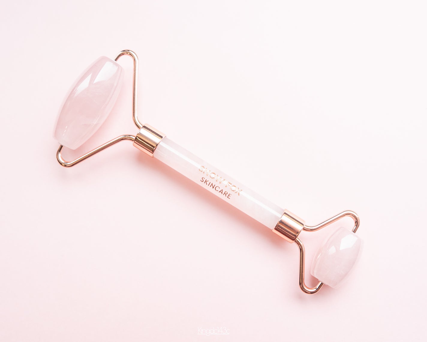 ローズ クォーツ フェイシャル ローラー/SNOW FOX SKINCARE/その他スキンケアグッズを使ったクチコミ(4枚目)