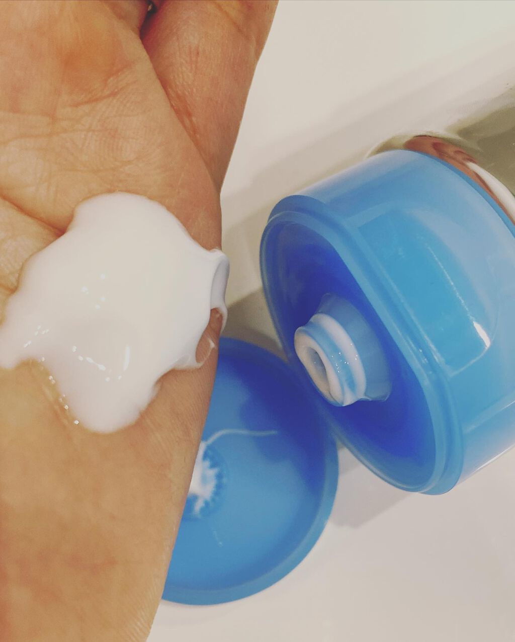 Carrie125 on LIPS 「【Me&Herミルキィグロスジェル】簡単に大人っぽヘアスタイル..」(3枚目)