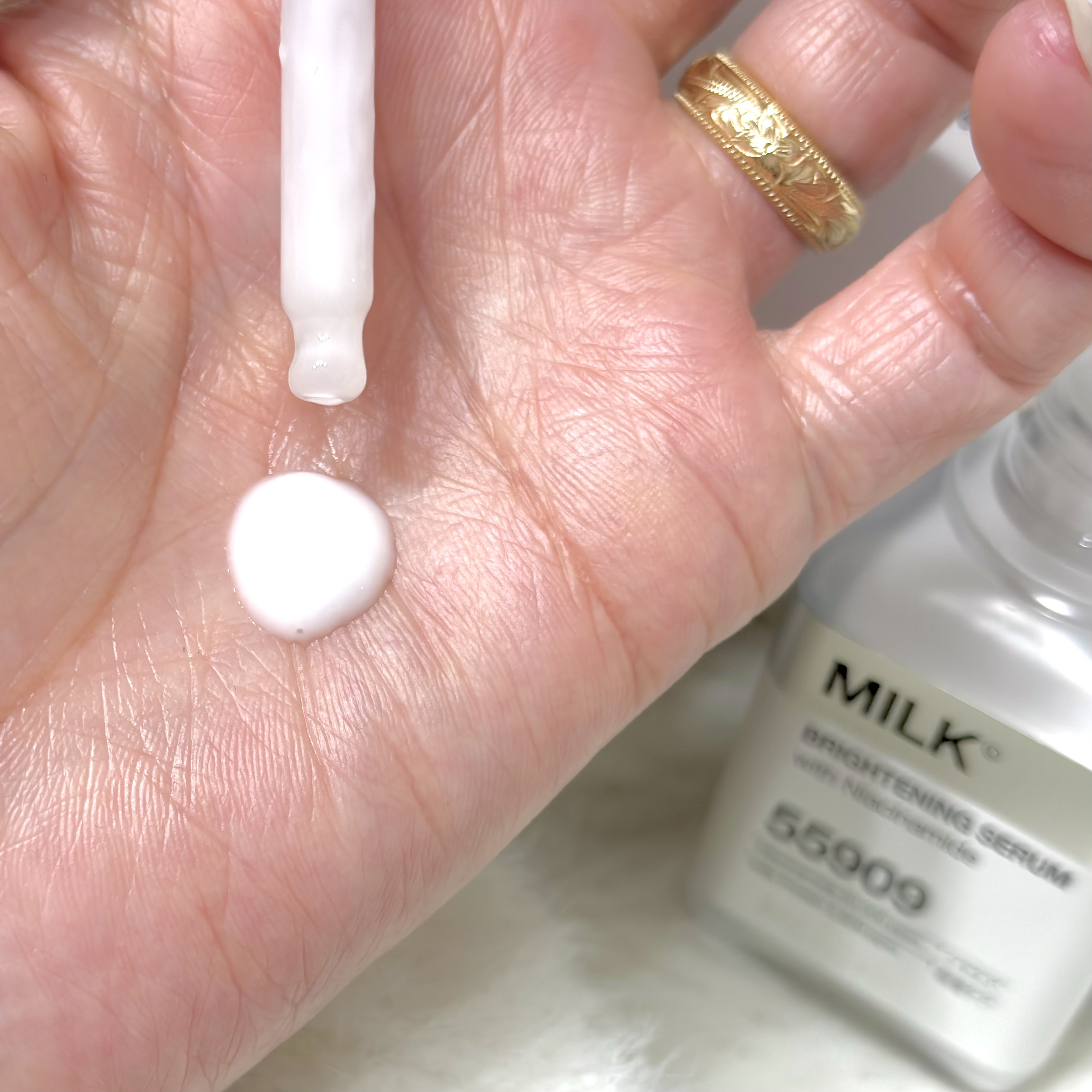 ミルクブライトニングセラム/MEDIHEAL/美容液を使ったクチコミ（3枚目）