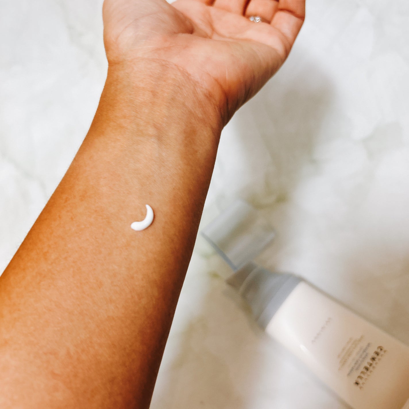 ヒアルーシカ ウォーターフィット サンセラム/SKIN1004/日焼け止めローションを使ったクチコミ(4枚目)