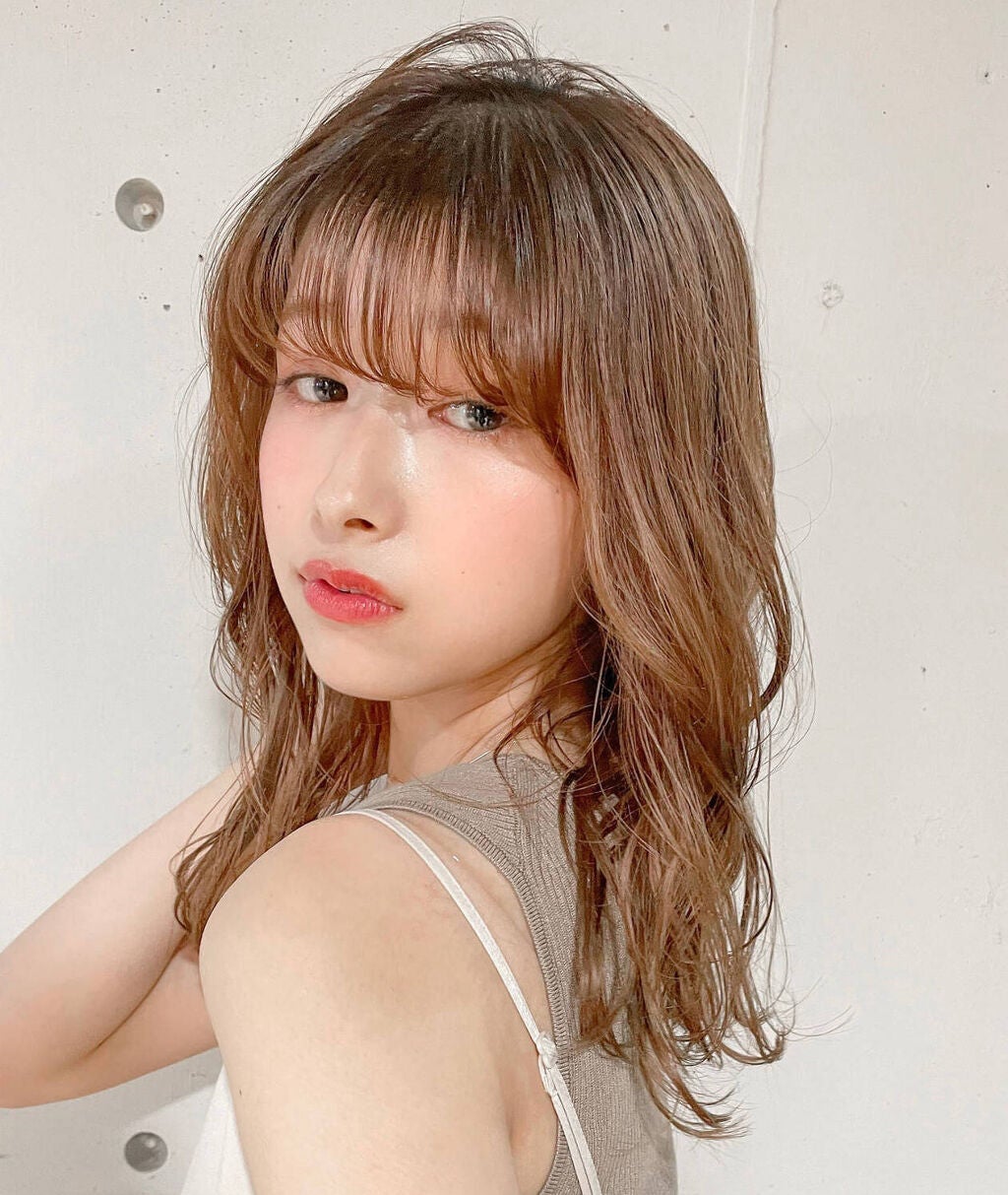 【奥二重さん向け】おすすめアイシャドウと塗り方|たまる・隠れるアイシャドウとは卒業!のサムネイル