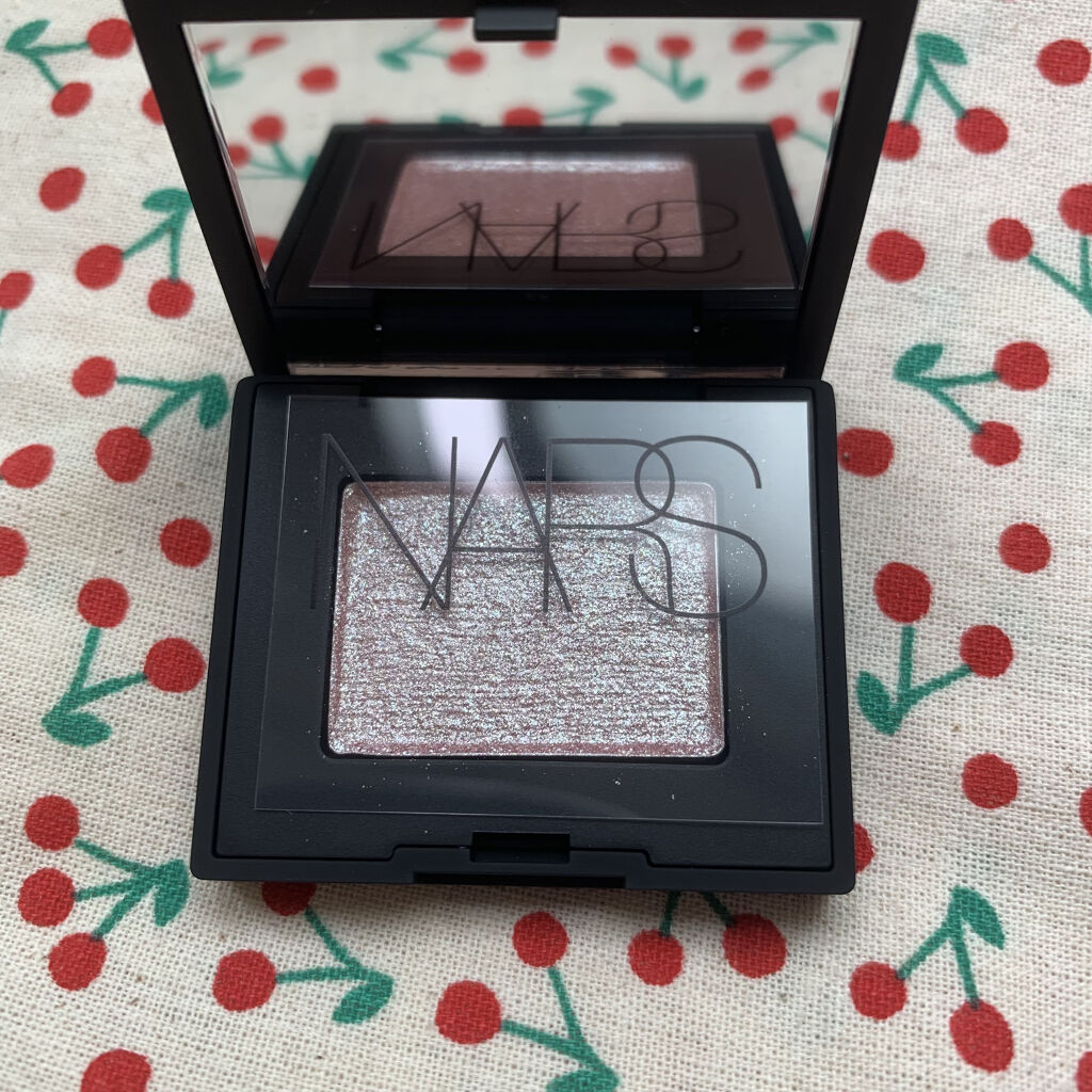 ハードワイヤードアイシャドー/NARS/単色アイシャドウを使ったクチコミ（3枚目）