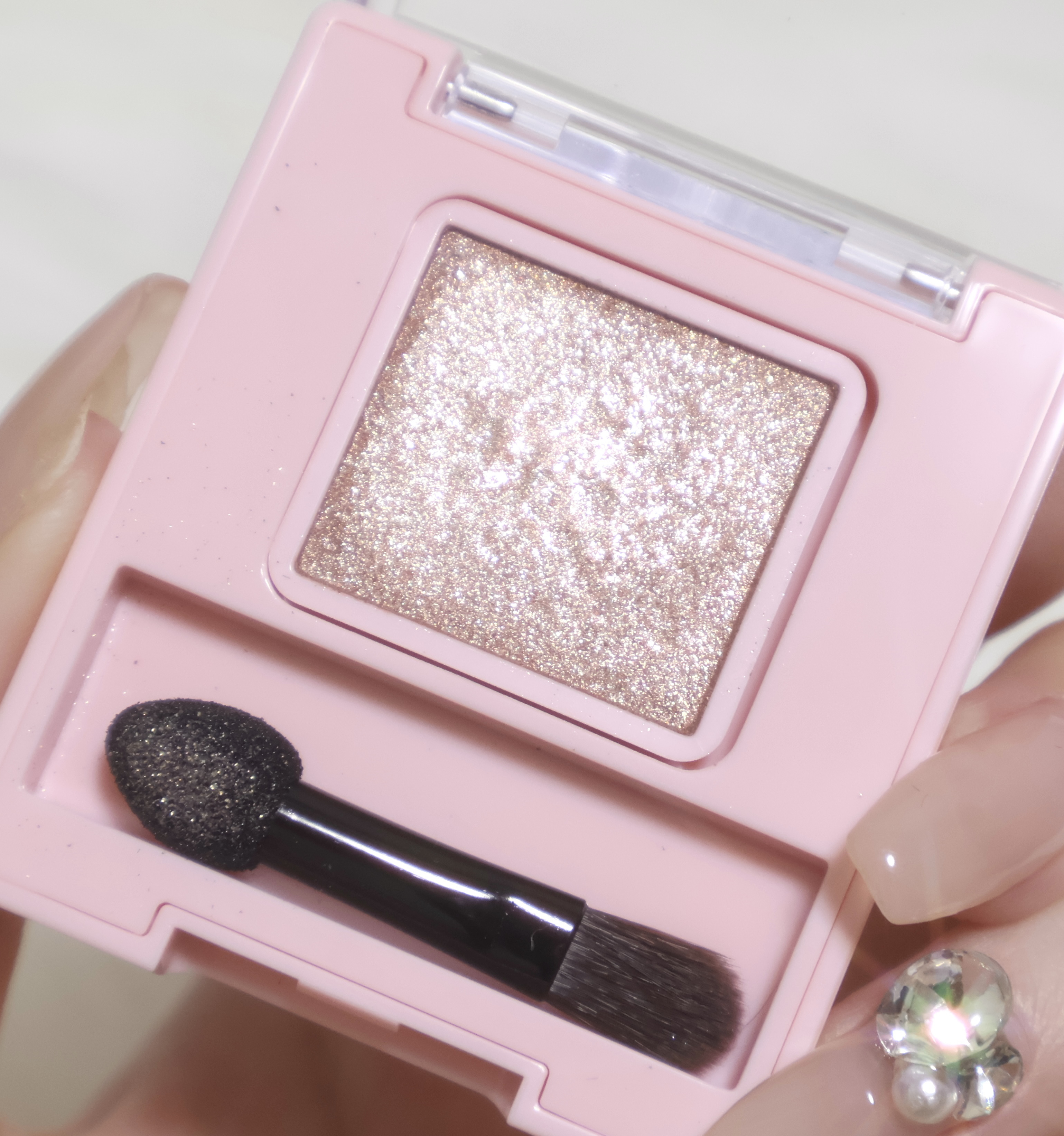 フーミー シングルラメシャドウ/WHOMEE/単色アイシャドウを使ったクチコミ（2枚目）