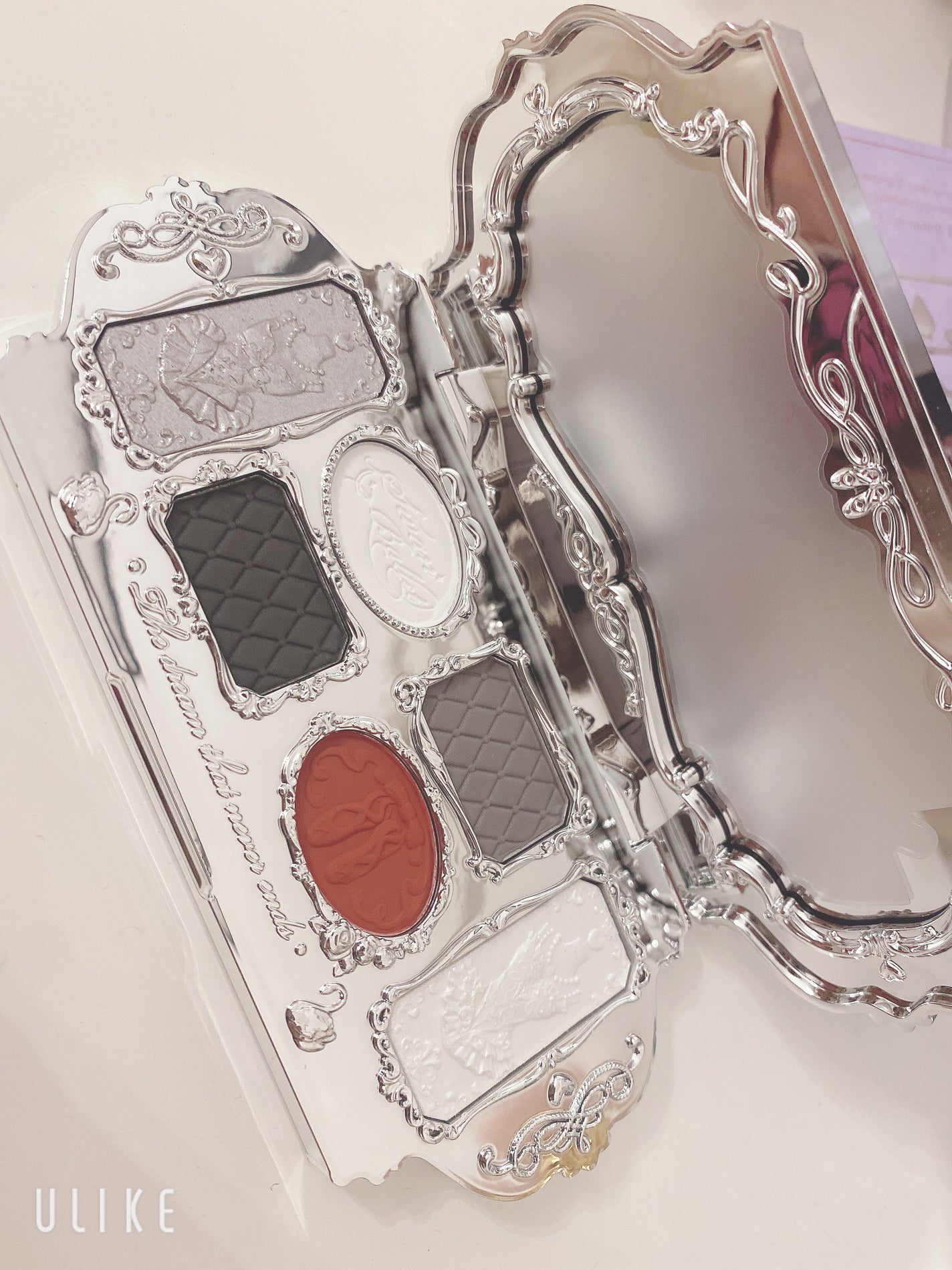 フラワーノーズスワンバレエシリーズ アイシャドウパレット/FlowerKnows/アイシャドウパレットを使ったクチコミ(2枚目)