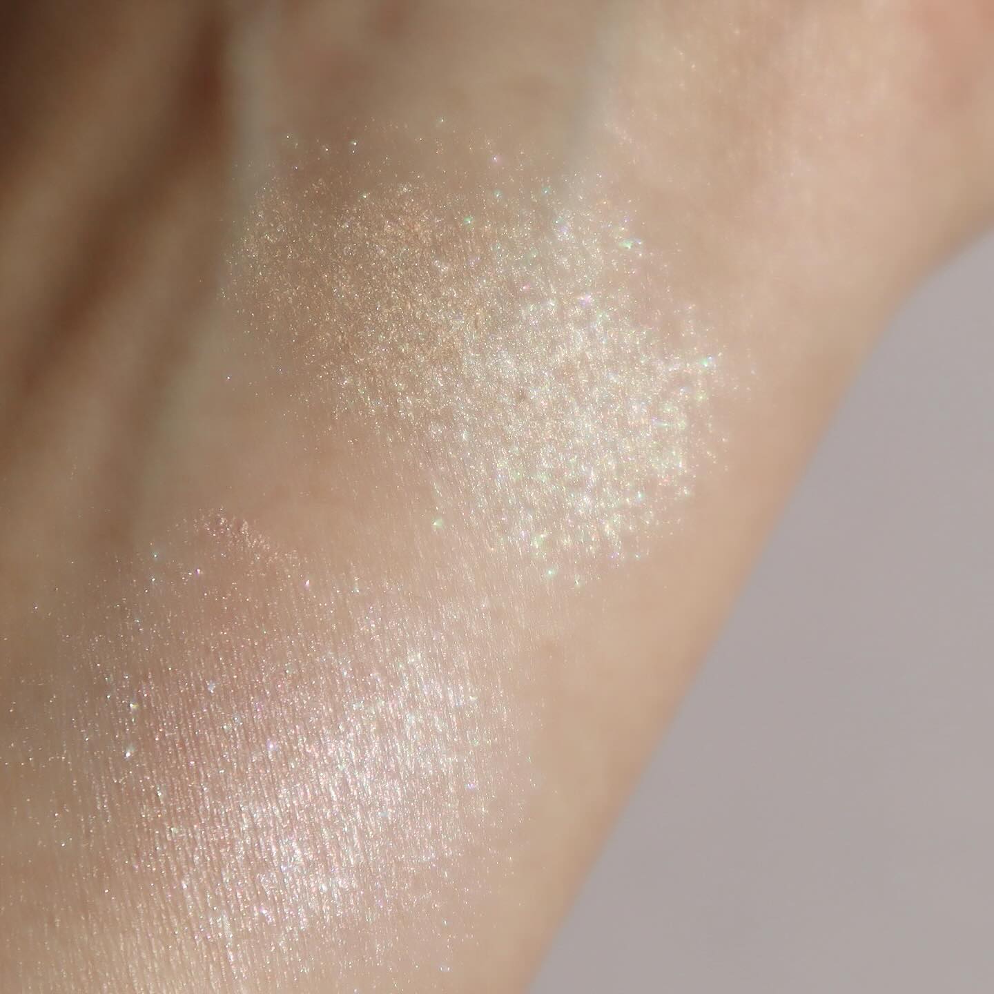 Enamor ジュエリーグロウハイライター/Enamor/パウダーハイライトを使ったクチコミ（2枚目）