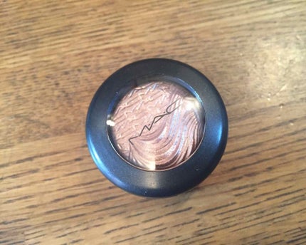 エクストラ ディメンション アイシャドウ/M・A・C/単色アイシャドウを使ったクチコミ(1枚目)