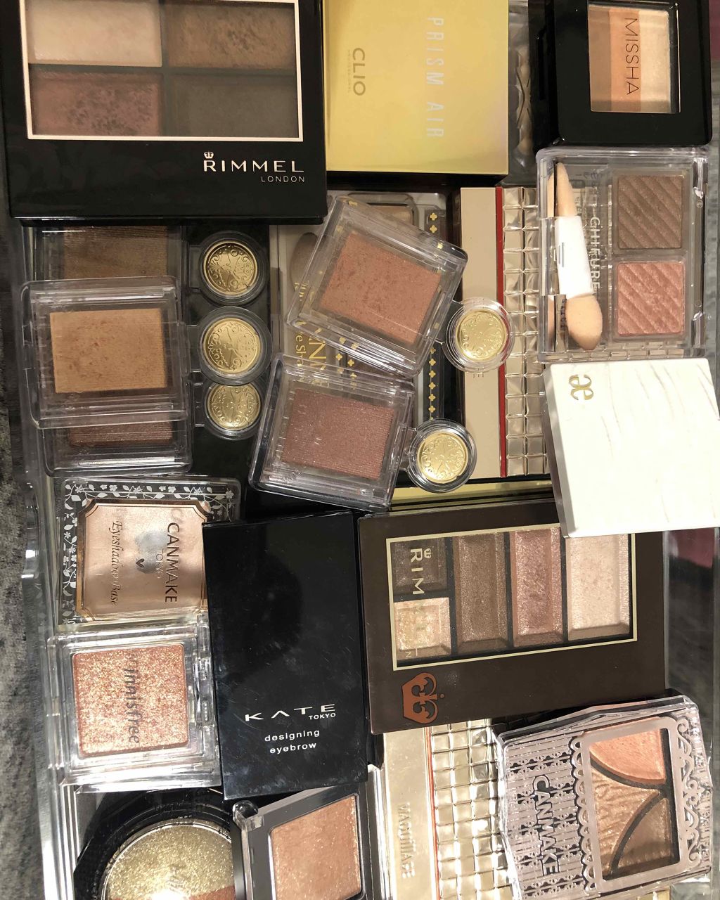 ぷーたろう🦖 on LIPS 「私はアイシャドウが好きすぎてすぐ新しいの買っちゃいます😂今更ど..」(1枚目)