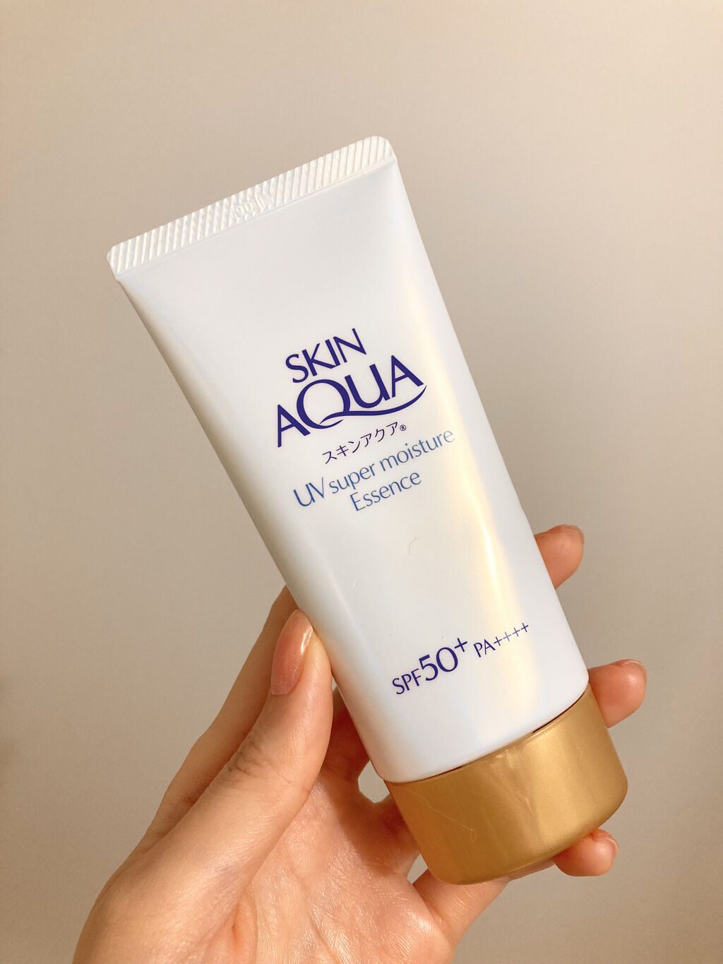 スキンアクア スーパーモイスチャーエッセンスのクチコミ「以前にセールで398円だったので
まとめ買いしたもの😍
定価は1,100円なんですね！

キャ.....」（2枚目）