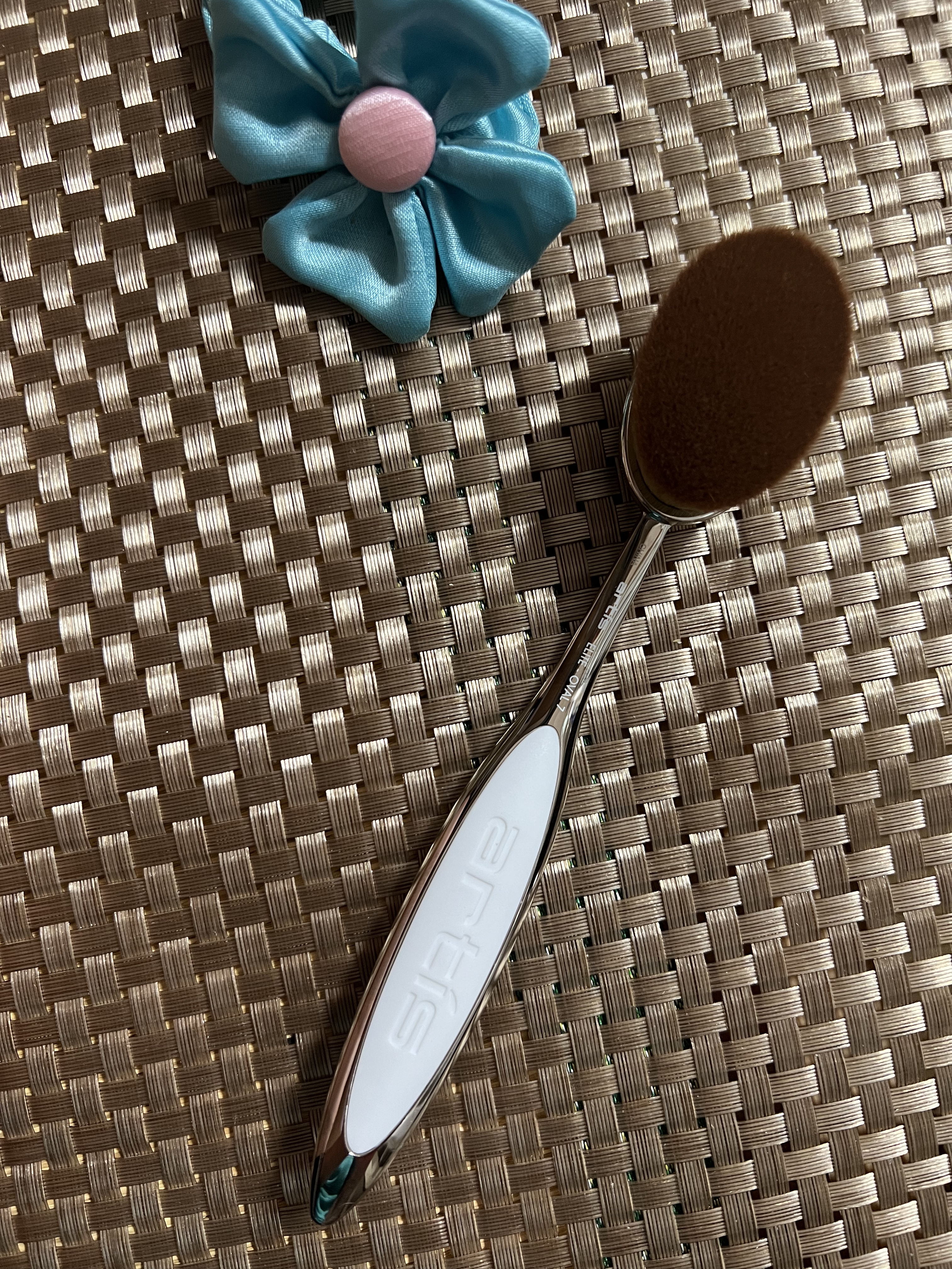 アーティスメイクアップブラシエリートオーバル7/アーティス/メイクブラシを使ったクチコミ（1枚目）