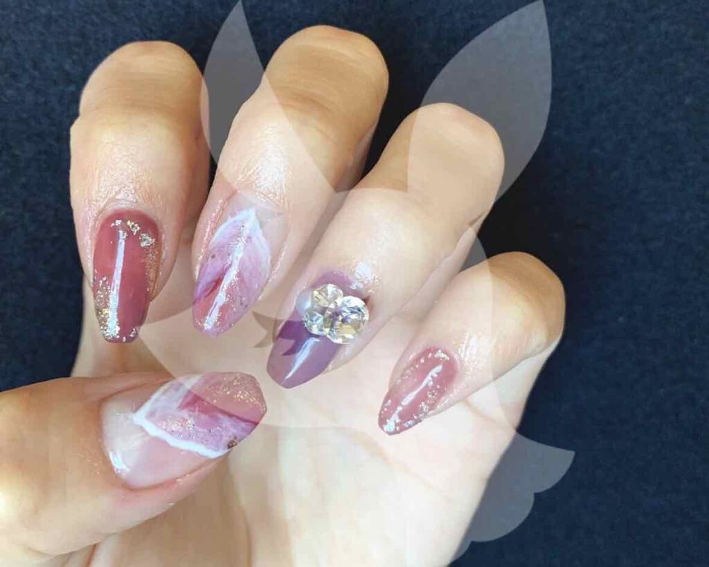 *☼*―――――*☼*―――――*☼*―――――*☼*―――――

左手セルフネイル！
左手やっぱりやりやすいけど、これから右手の爪をやりは閉めるけどいつもやりにくくて苦戦する。。。

*☼*―――――*☼*―――――*☼*―――――*☼*