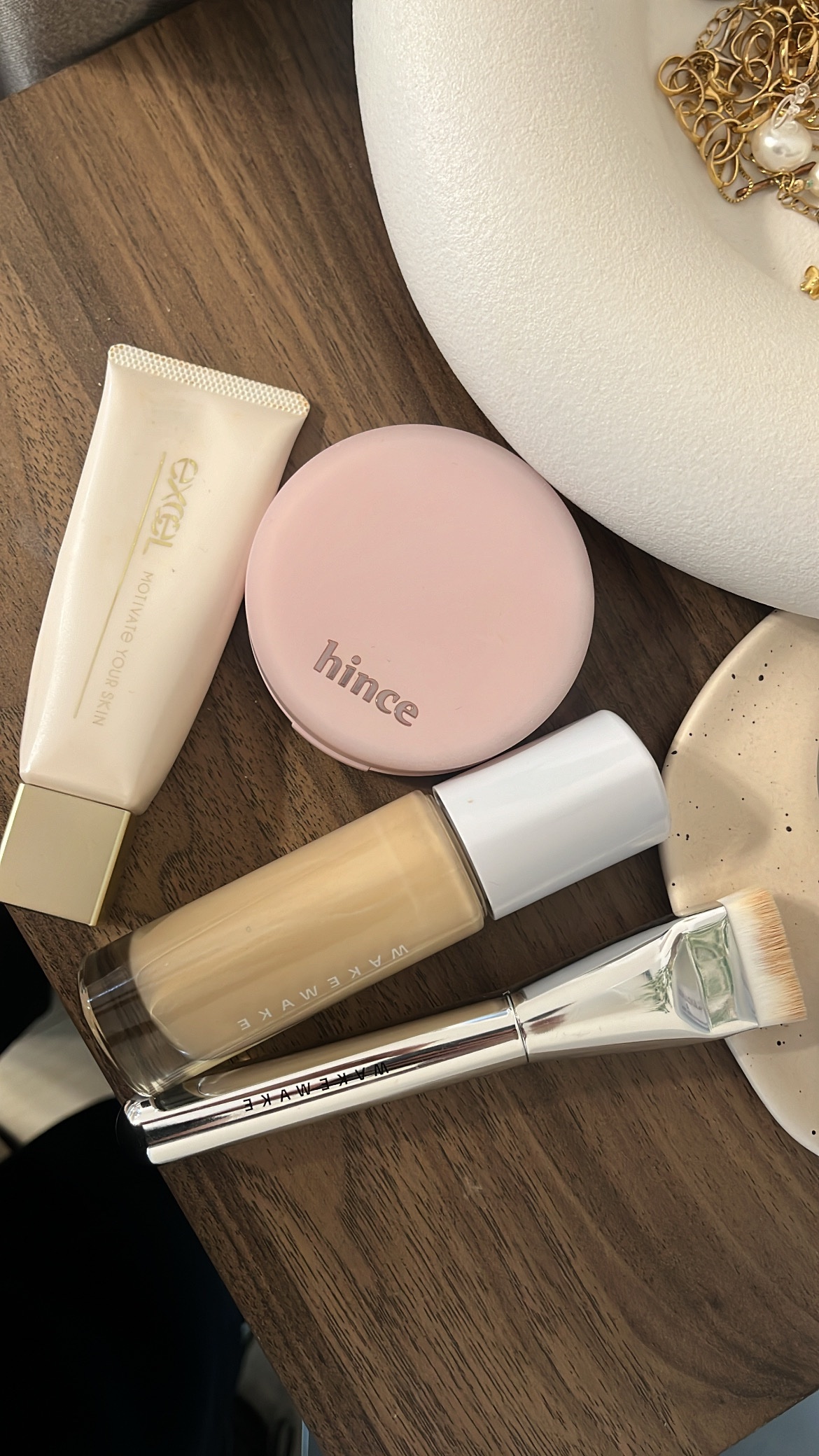 ウォーターグロウコーティングファンデーション/wakemake/リキッドファンデーションを使ったクチコミ（1枚目）