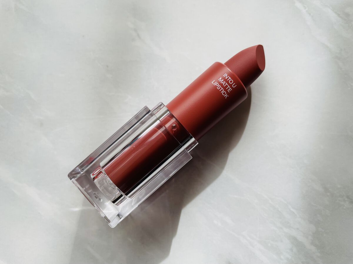 フェザーマットリップスティック S06 夜明け前4時の空/INTO U/口紅を使ったクチコミ（2枚目）