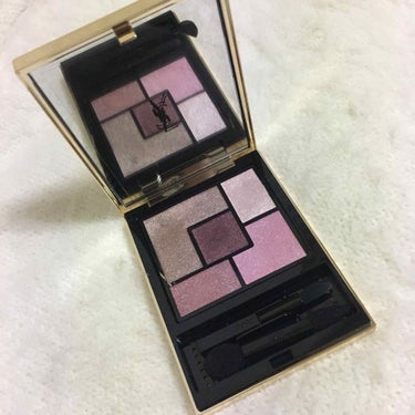  YSL  
 クチュール クルール パレット
 07 パリジェンヌ

いつも仕事を頑張ってる自分へのご褒美として購入🤤

捨て色ないし、発色良くて、色持ちもいい！！😻ラメ感もギラギラじゃなくて上品なラ