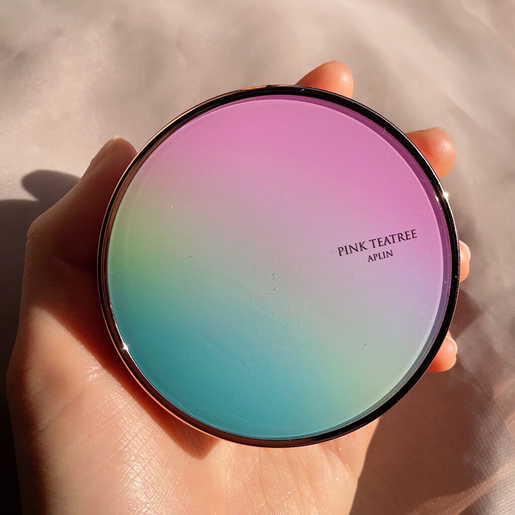 APLINのピンクティーツリーカバークッションをいただきました☺️🤍
色は21号ライトベージュ𓂃𓈒 𓂂𓏸

まずパッケージのかわいさにきゅん🥺.ᐟ.ᐟ

クッションの手軽さが大好きで、ナチュラルにカバーしてくれる & 艶っぽい仕