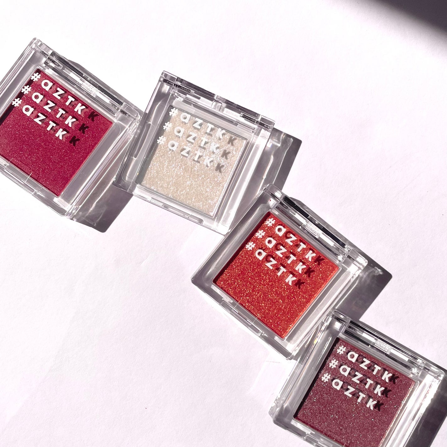 シングルアイシャドウ/aZTK/単色アイシャドウを使ったクチコミ(1枚目)