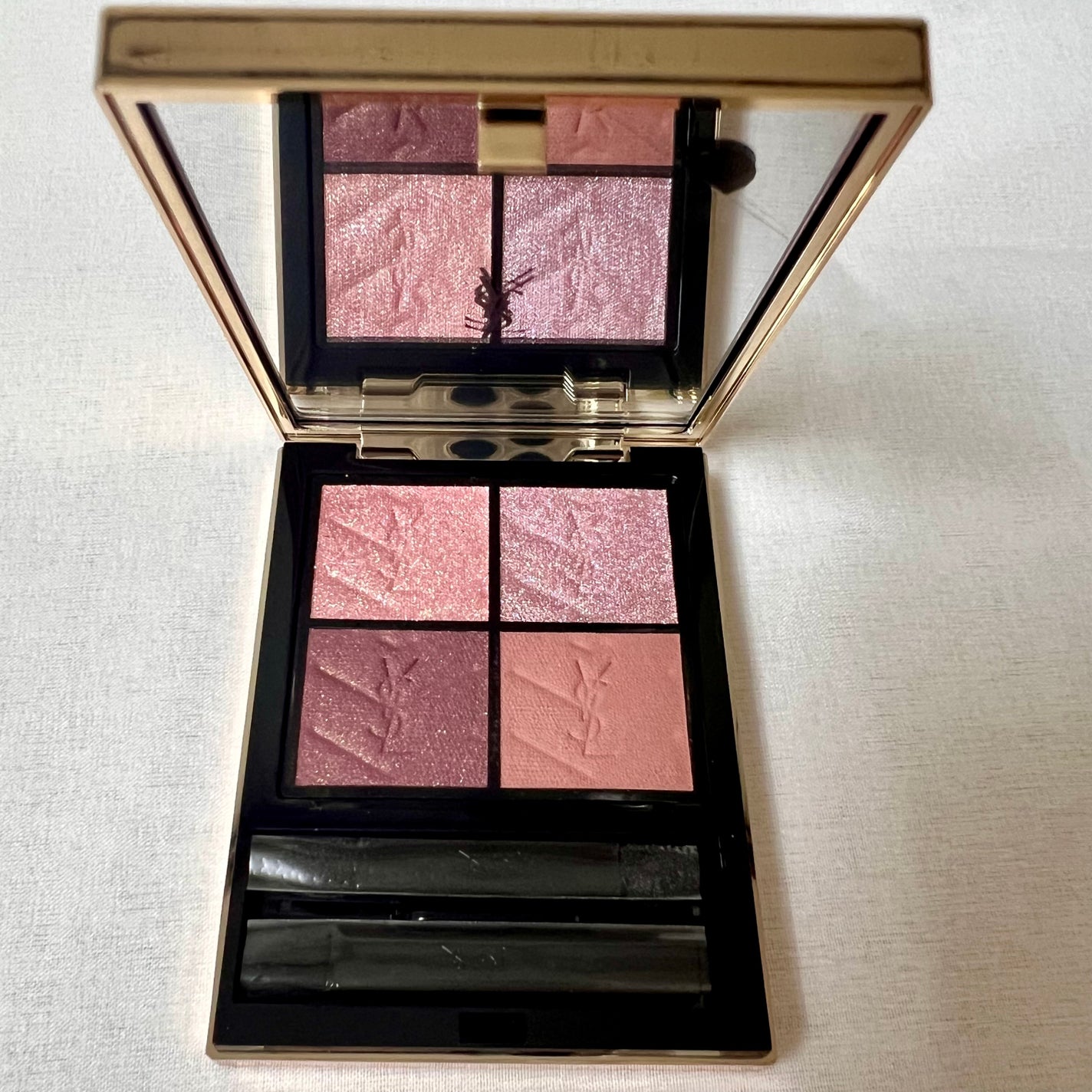 クチュール ミニ クラッチ/YVES SAINT LAURENT BEAUTE/アイシャドウパレットを使ったクチコミ(2枚目)