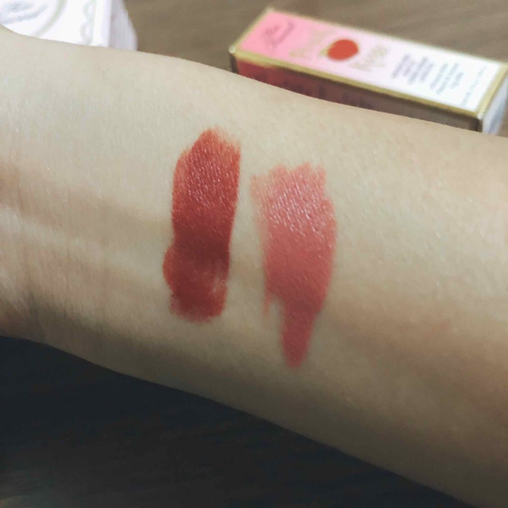 ジューシー マット ロングウェア リップスティック ディスローブド/Too Faced/口紅を使ったクチコミ（3枚目）